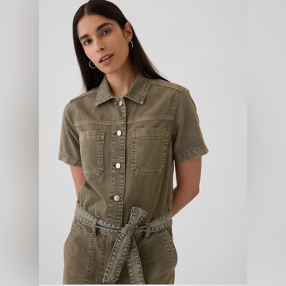 Brand new Gap Women’s Utility Romper. Women’s size Large, Tall. - Picture 2 of 8